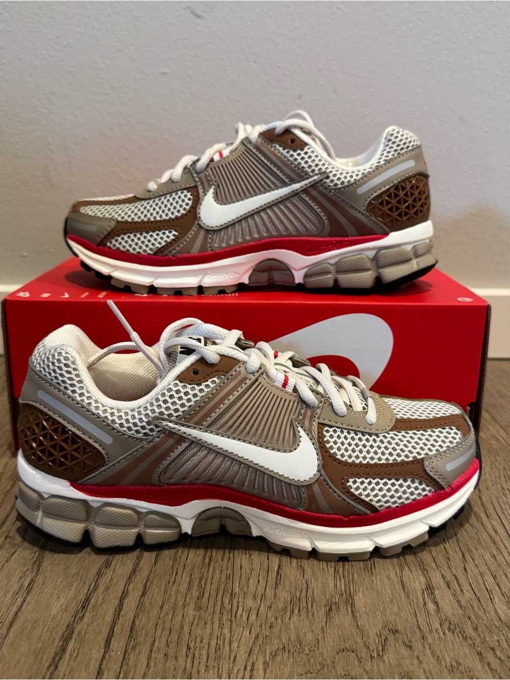Nike Vomero 5 Khaki Red